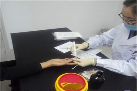 重庆亲子鉴定机构如何用科技揭开血缘谜团？真实案例解析